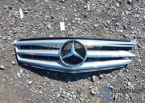 2013 Mercedes-Benz C 250 Luxury/Sport z USA, uszkodzony, nr VIN WDDGF4HB7DR295826